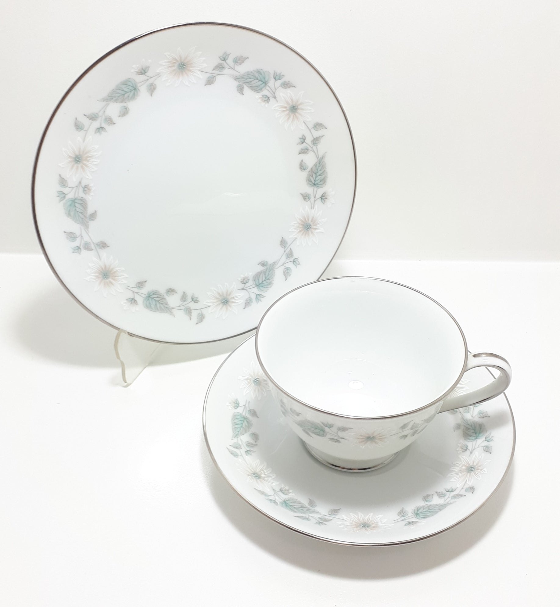 Fine Porcelain Noritake Tea Trio – Wellesley Pattern 6214
