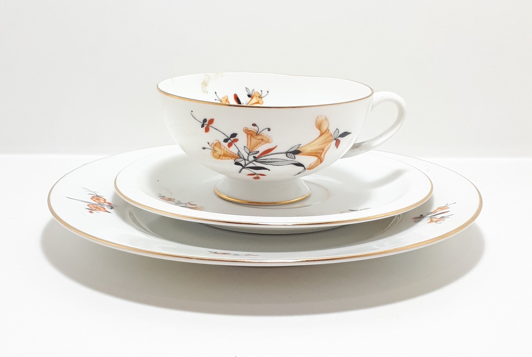 1930’s Delicate Porcelain Koniglich Bavarian Tea Trio – Laguna Pattern