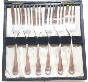 Set of 6 Super A, Sheffield Silver Plated Cake / Pastry Forks in Presentation Case – Standard Handle Design