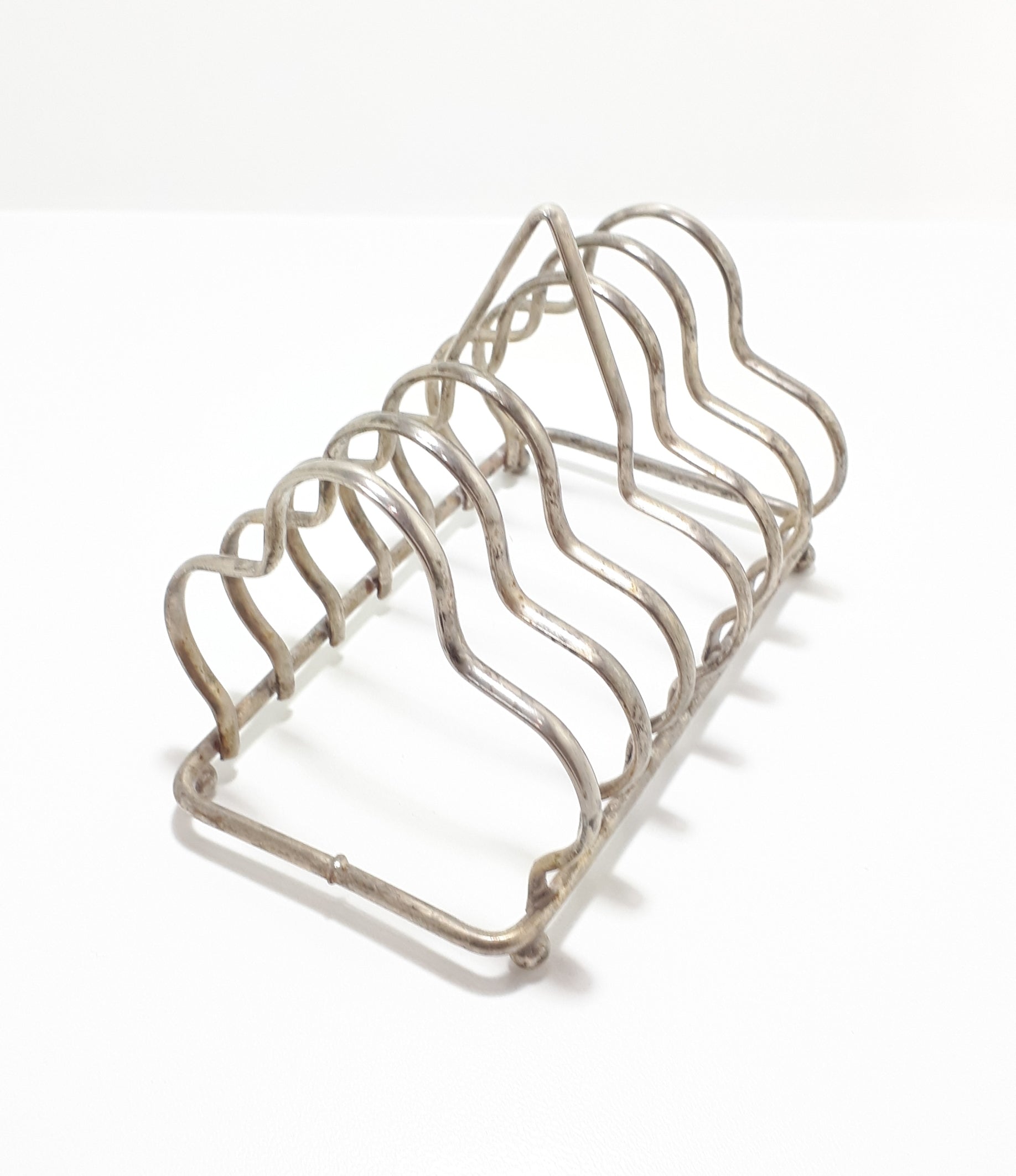 Silver Plated 6-Slice Toast Rack – Quatrefoil Design With Triangular Handle