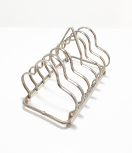 Silver Plated 6-Slice Toast Rack – Quatrefoil Design With Triangular Handle