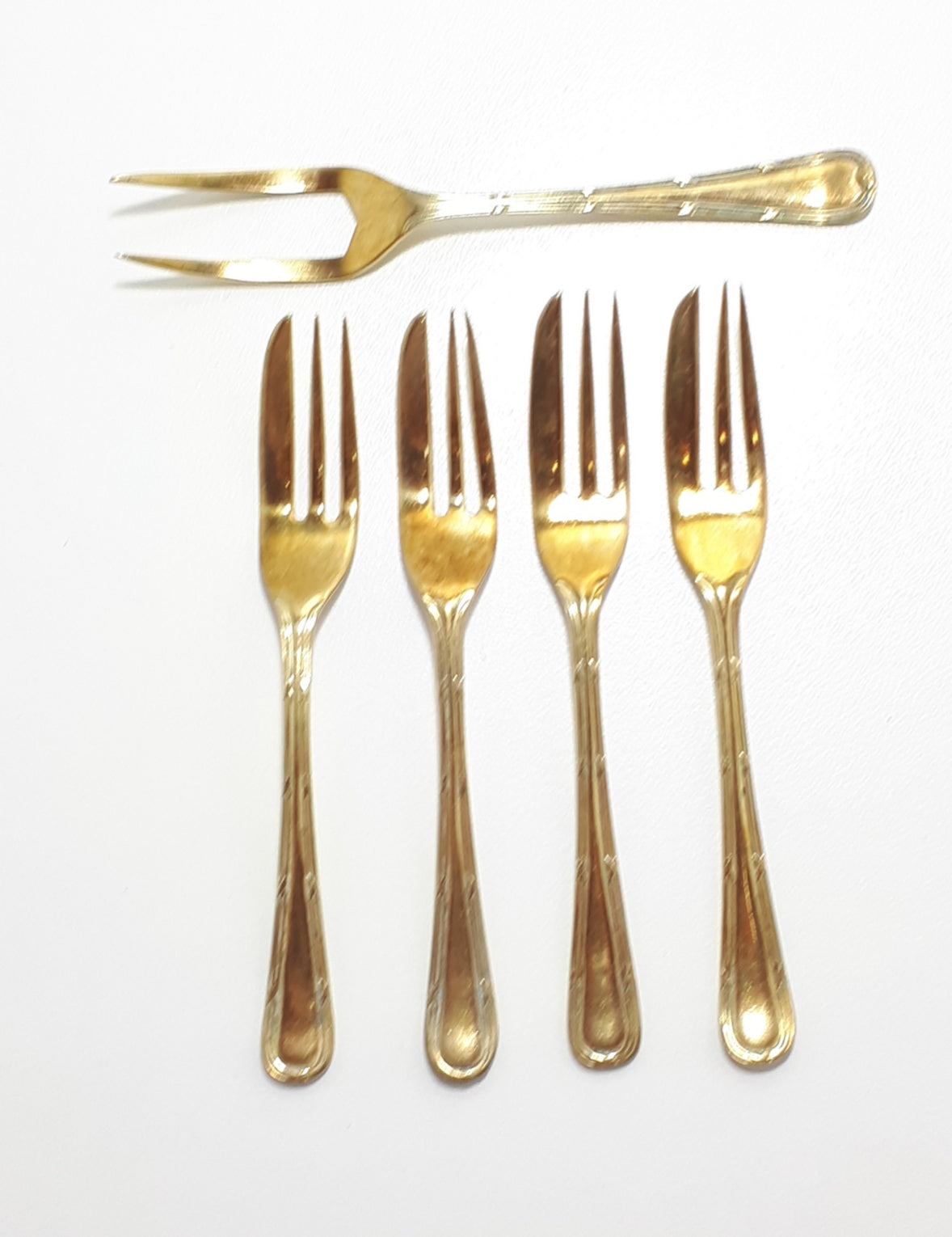 Set of 4 Silver Plated Cake / Pastry Forks With Matching Cheese / Pickle Fork – Ribbon & Bow Handles