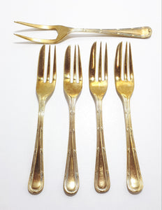 Set of 4 Silver Plated Cake / Pastry Forks With Matching Cheese / Pickle Fork – Ribbon & Bow Handles