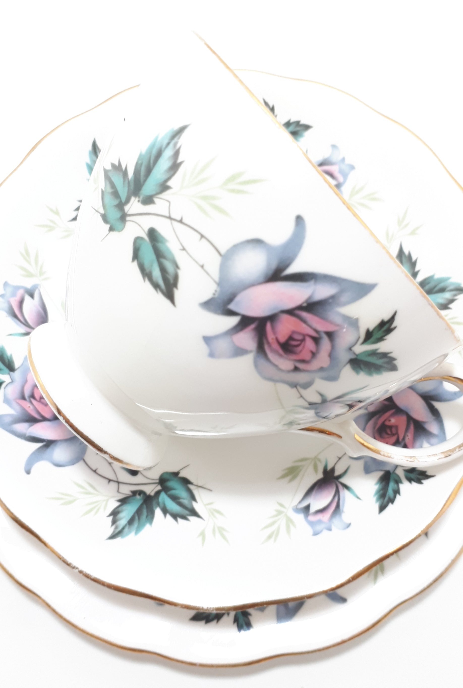Queen Anne Bone China (Ridgway Potteries Ltd) Tea Trio – Pattern Unknown