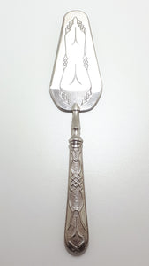 Solid & Heavy Designer Cake Lifter With Serrated Edge - Italy