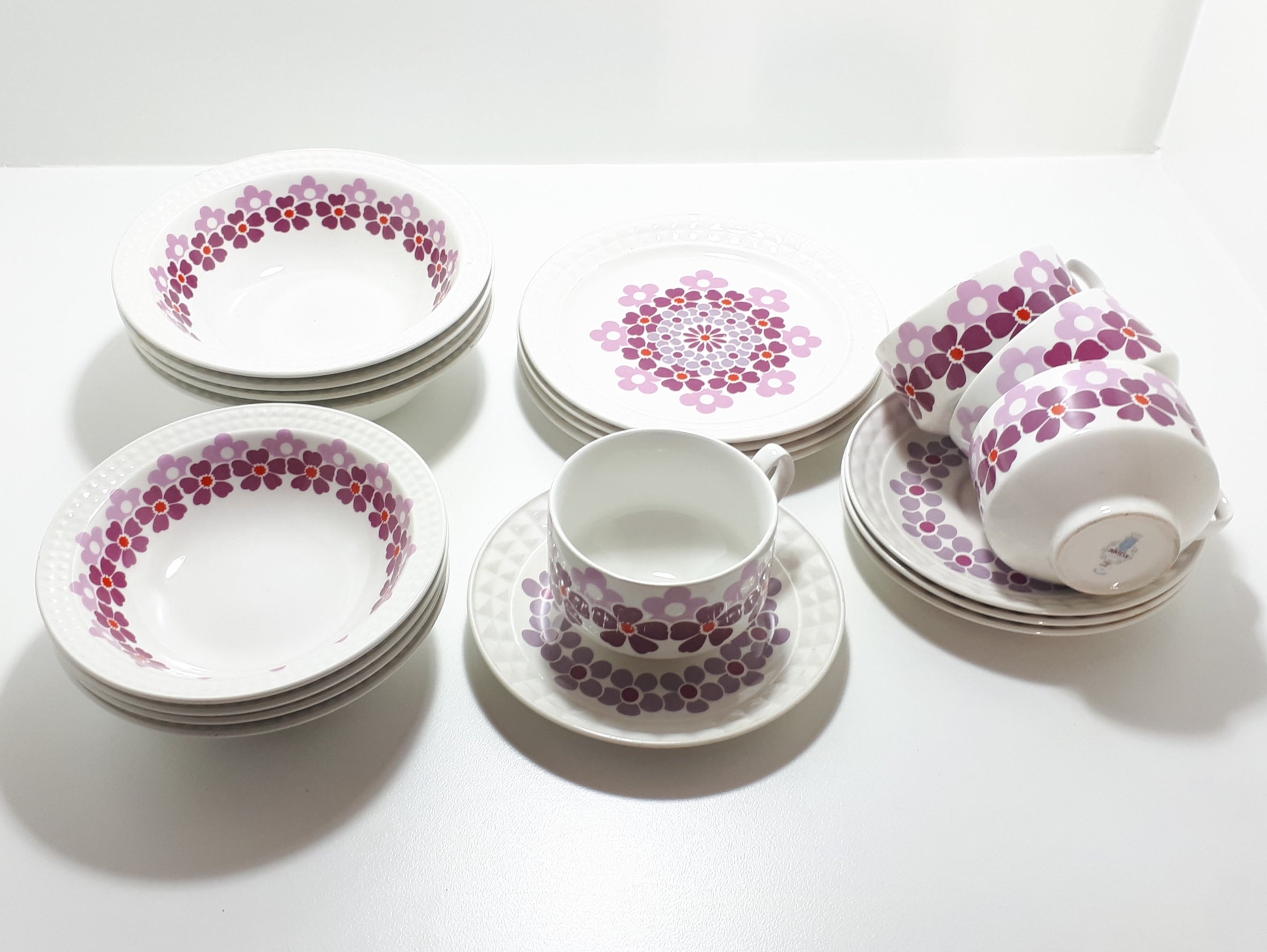 Retro 20 Piece Spanish Pontesa Porcelain Breakfast Set