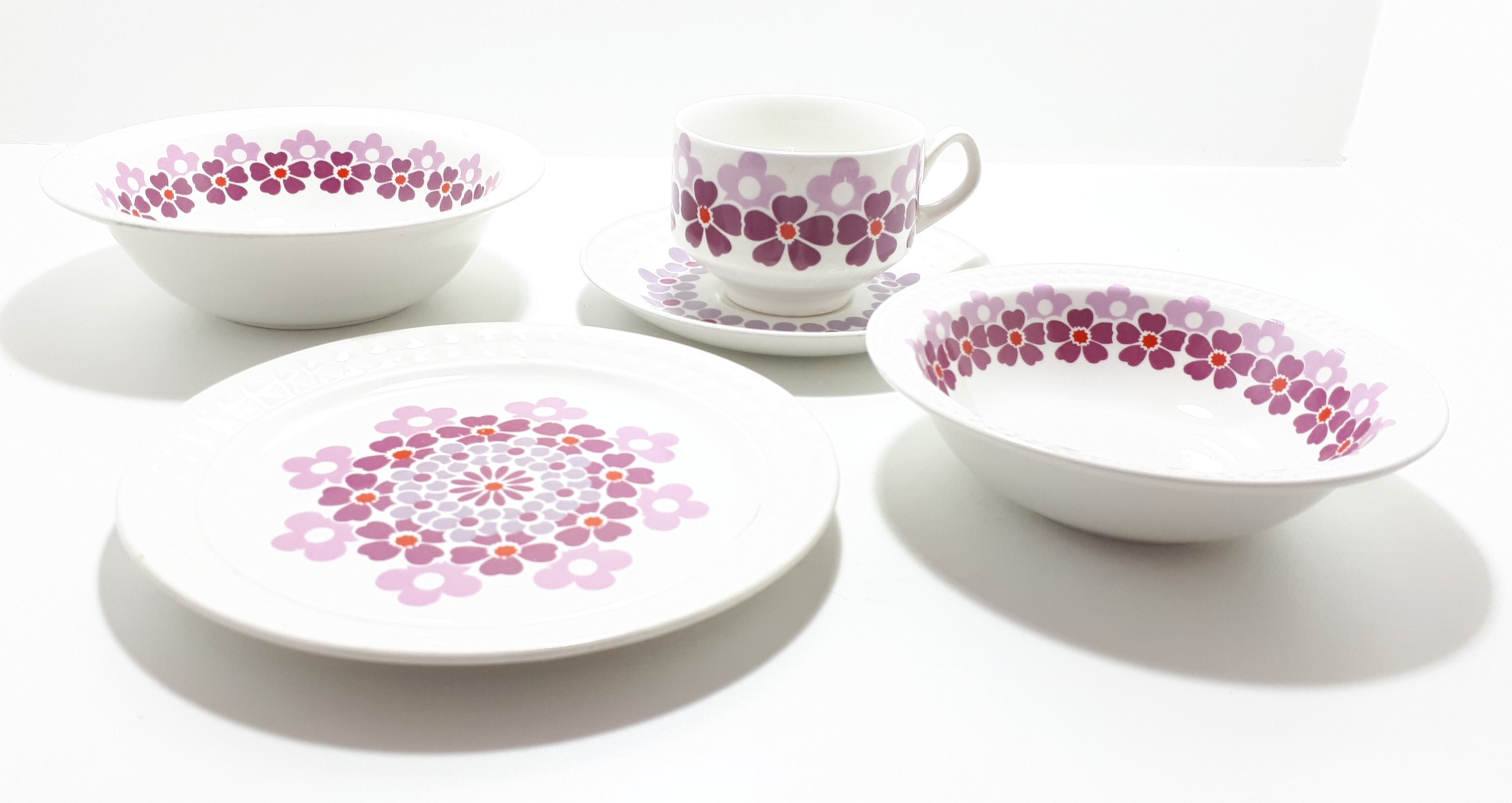 Retro 20 Piece Spanish Pontesa Porcelain Breakfast Set