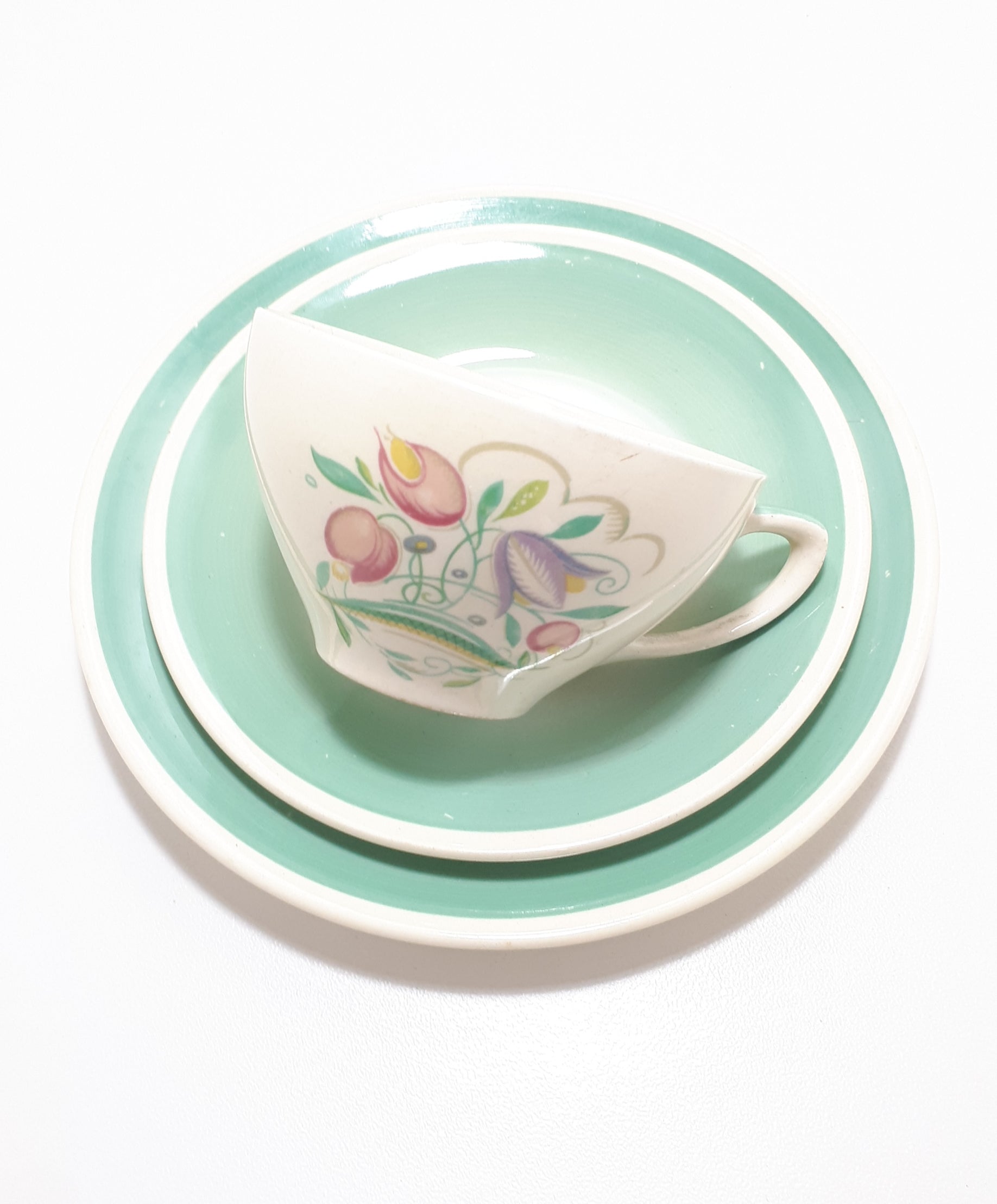 Susie Cooper Dresden Spray Breakfast Trio