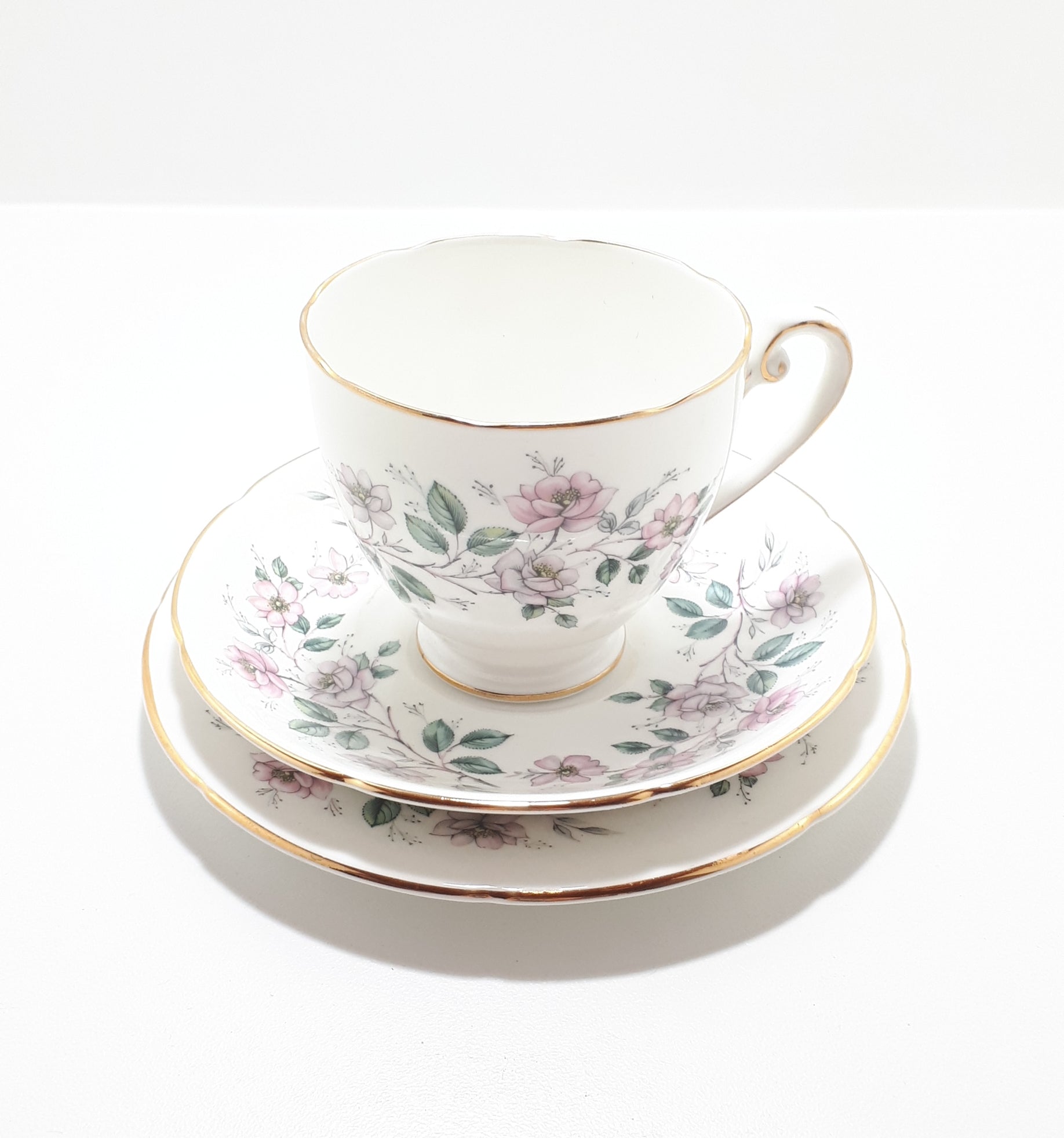 Royal Grafton Tea Trio – Pattern 8618