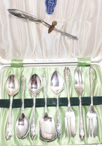 15 Piece Boxed Apostle Cake Serving Set