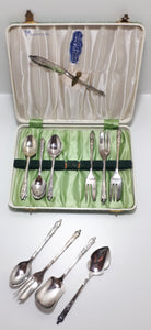 15 Piece Boxed Apostle Cake Serving Set