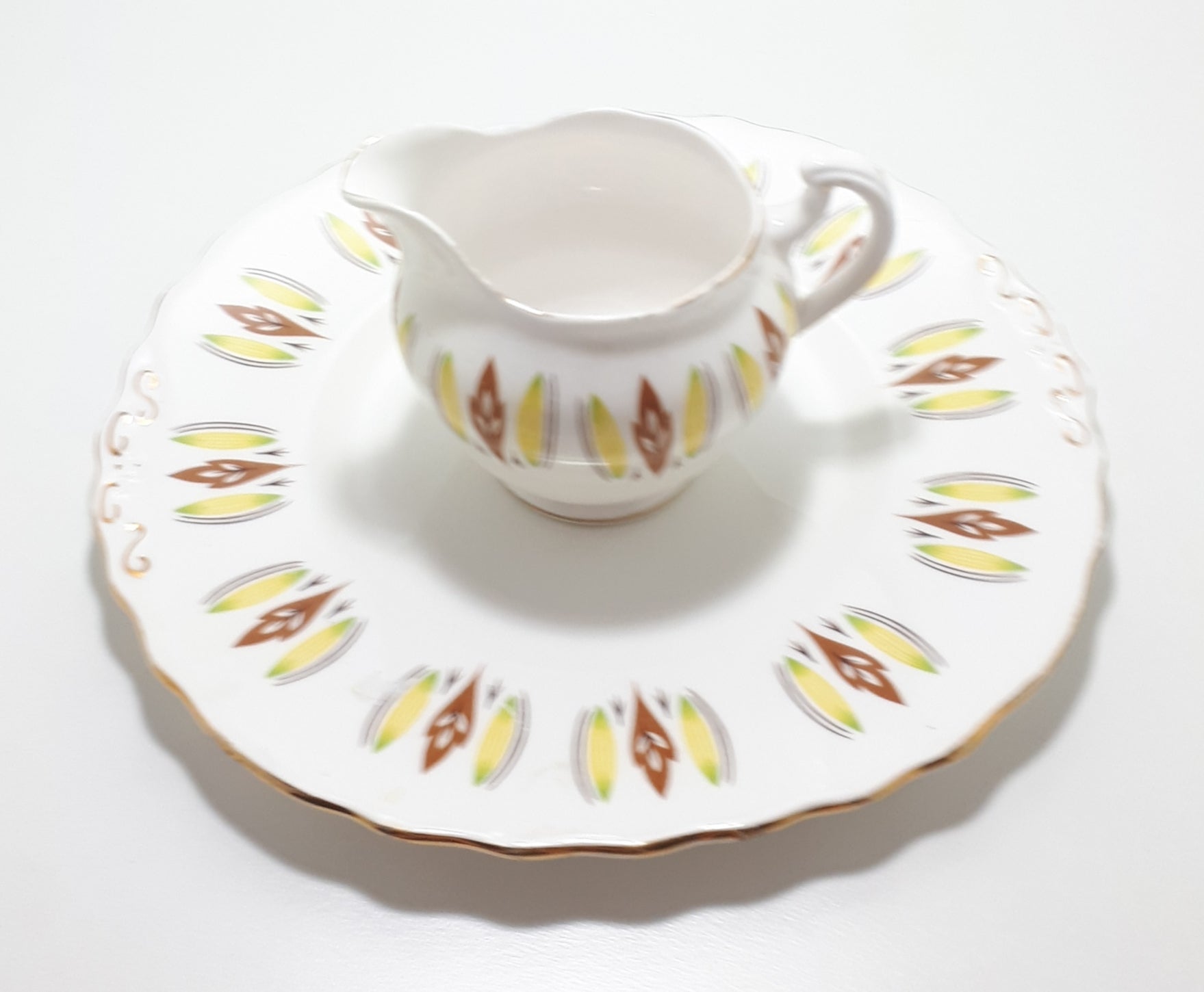 Colclough Bone China Biscuit Plate &amp; Creamer – Pattern 8197