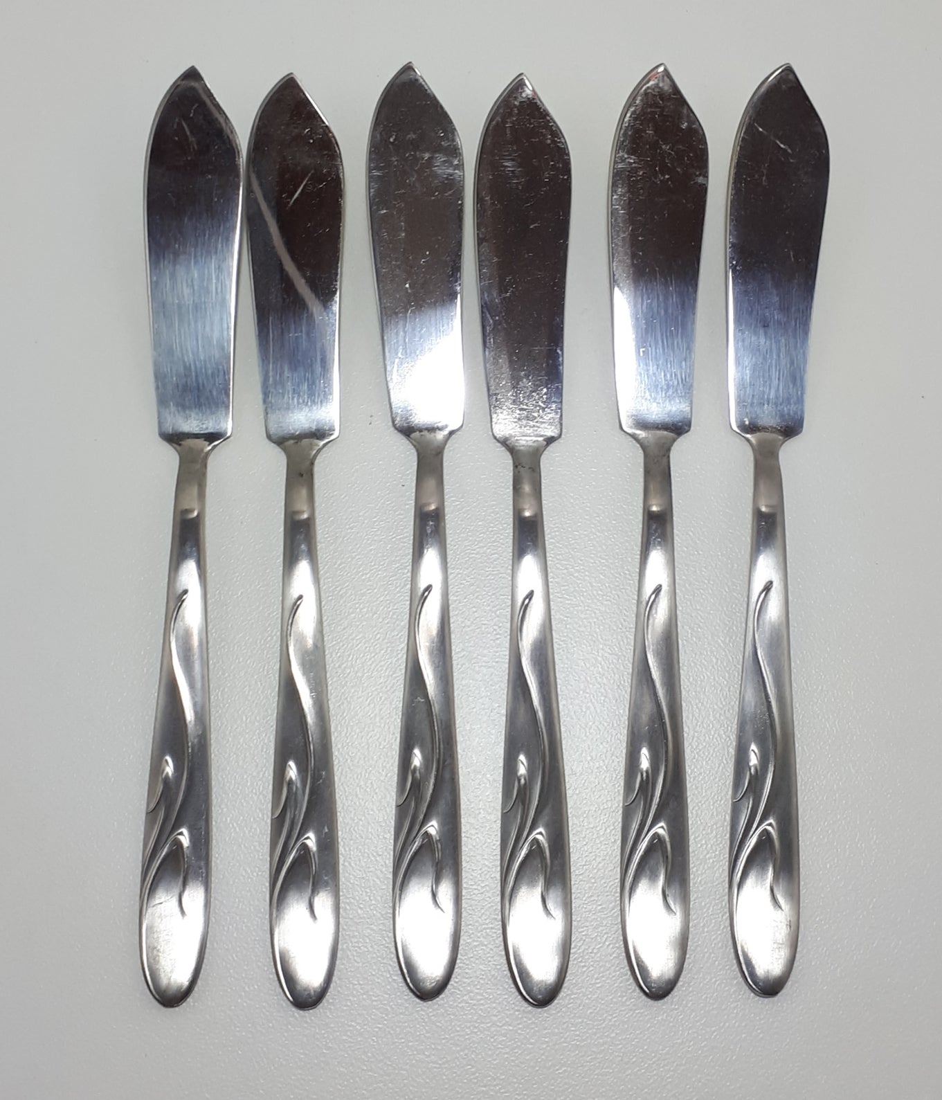 Vintage & Pristine Set of 6 W.H. Brittain Fish Knives