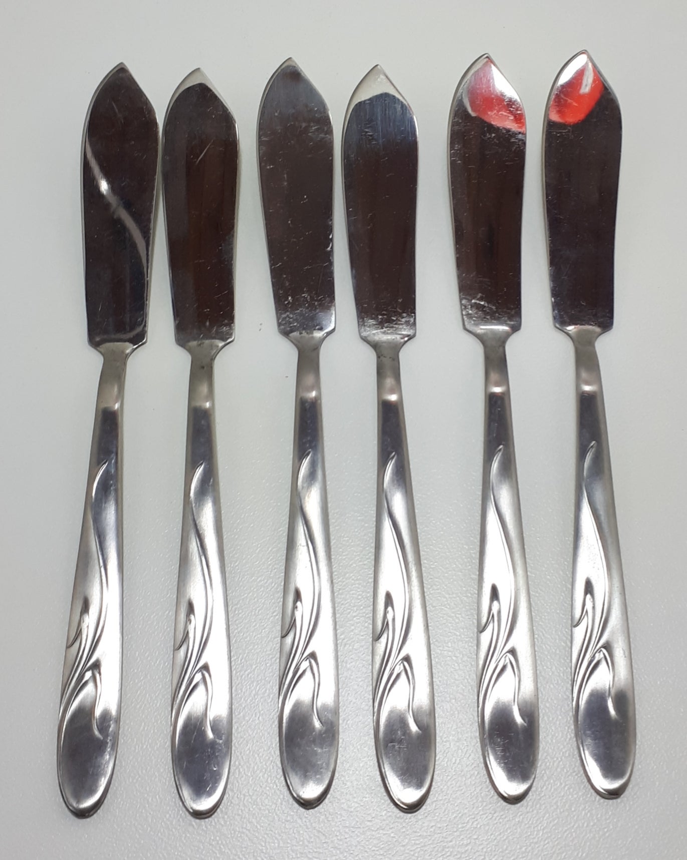 Vintage & Pristine Set of 6 W.H. Brittain Fish Knives