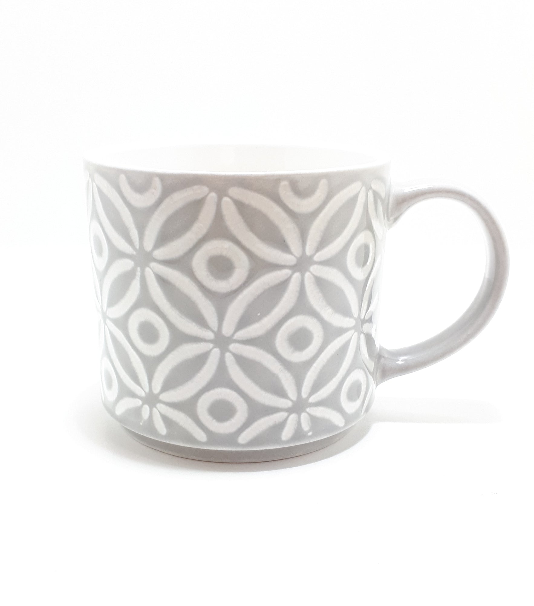 Large Contemporary Soup Mug – Light Grey With Flower & Circle Patterning