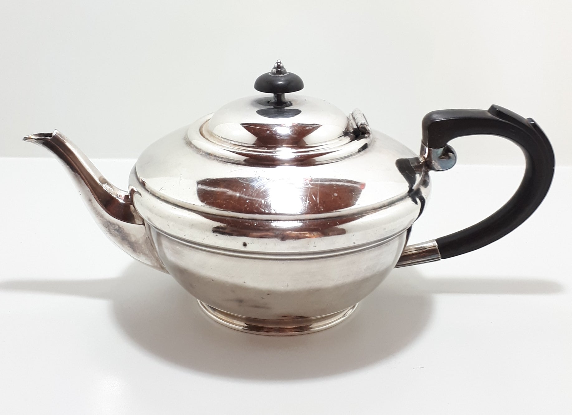 Antique Late 1800’s Victorian Era Tea Pot With Black Bakelite Handle & Lid Finial – EPBM 8082