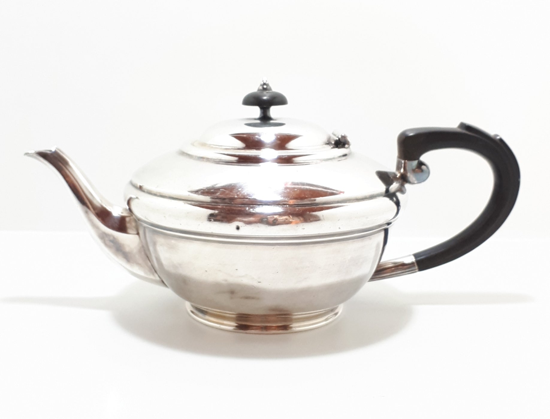 Antique Late 1800’s Victorian Era Tea Pot With Black Bakelite Handle & Lid Finial – EPBM 8082