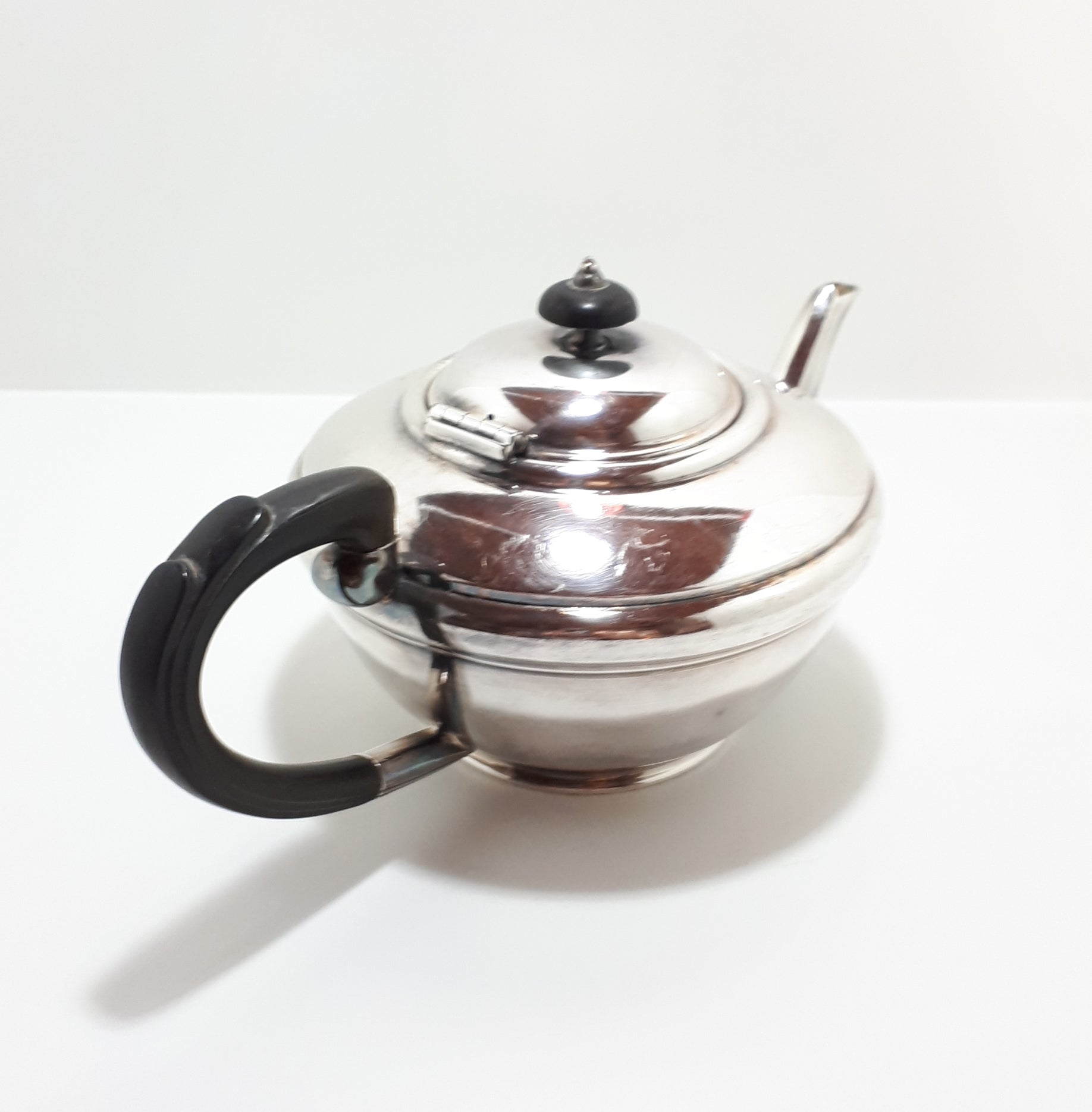 Antique Late 1800’s Victorian Era Tea Pot With Black Bakelite Handle & Lid Finial – EPBM 8082