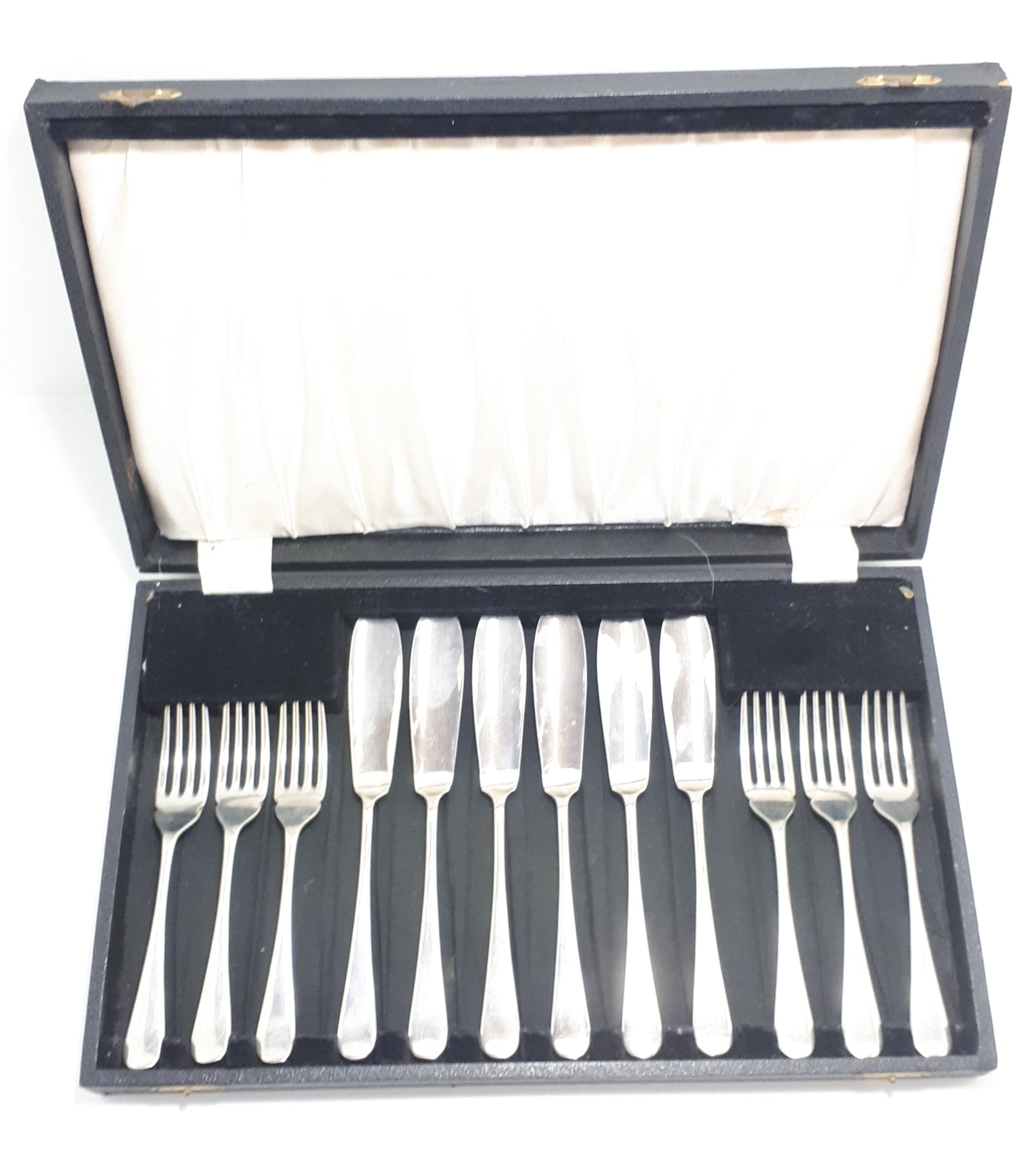 Boxed Vintage 12 Piece Fish Cutlery Set - Viners Of Sheffield