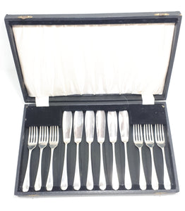 Boxed Vintage 12 Piece Fish Cutlery Set - Viners Of Sheffield