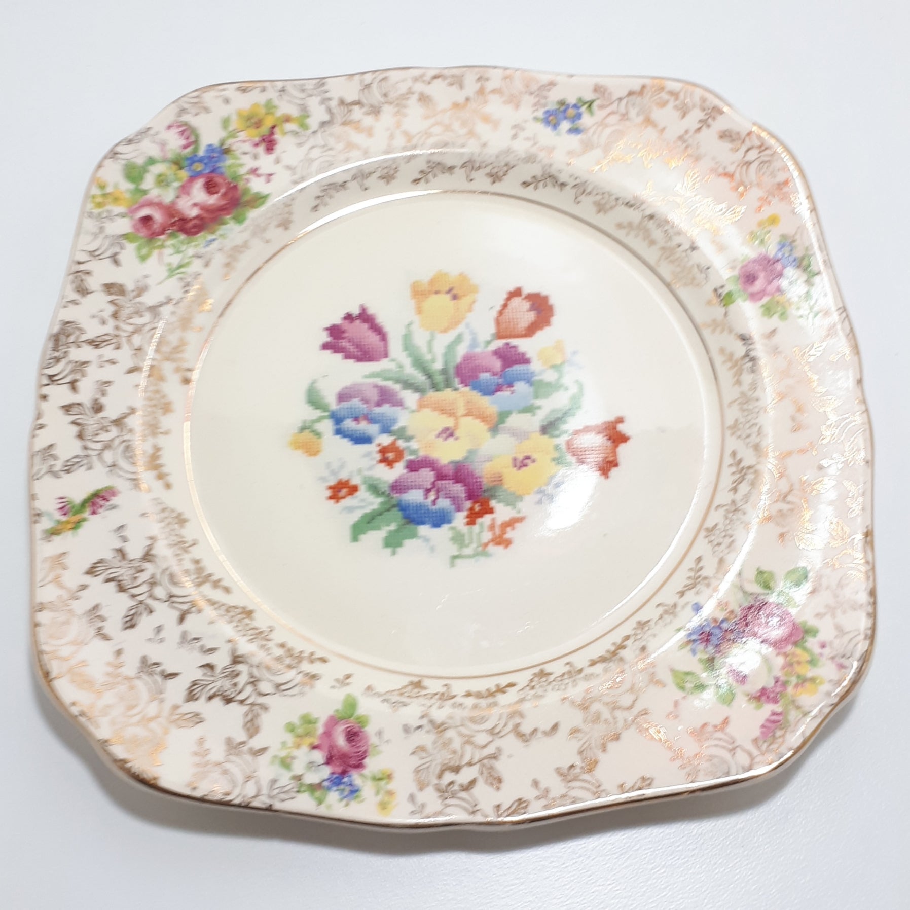 1933-1942 Vintage Hollinshead & Kirkham, Tunstall Biscuit Plate