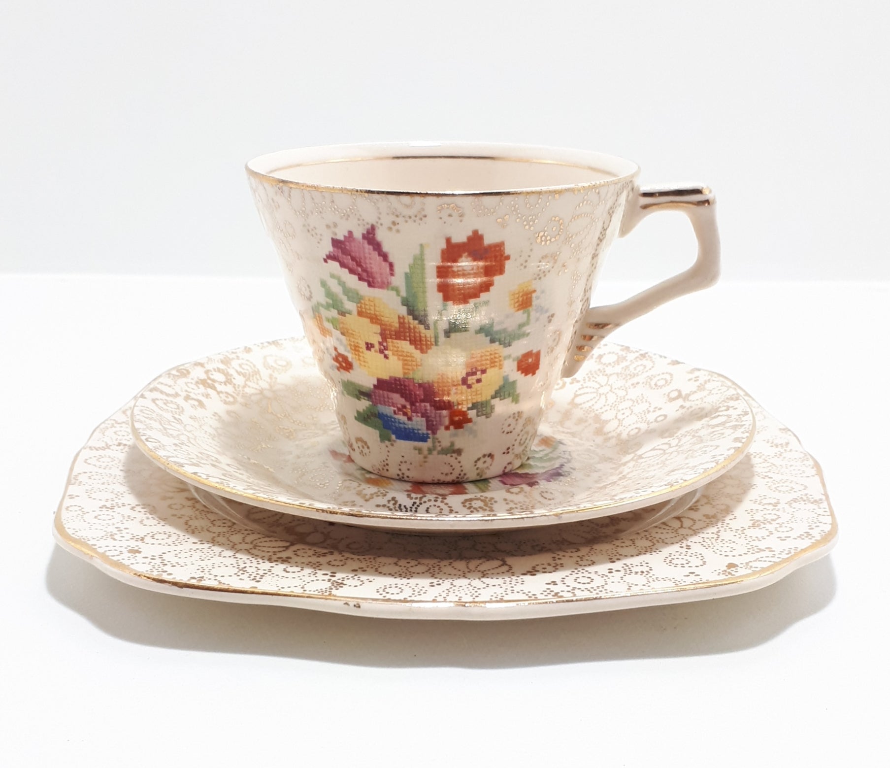 1933-1942 Vintage Hollinshead & Kirkham, Tunstall Tea Trio