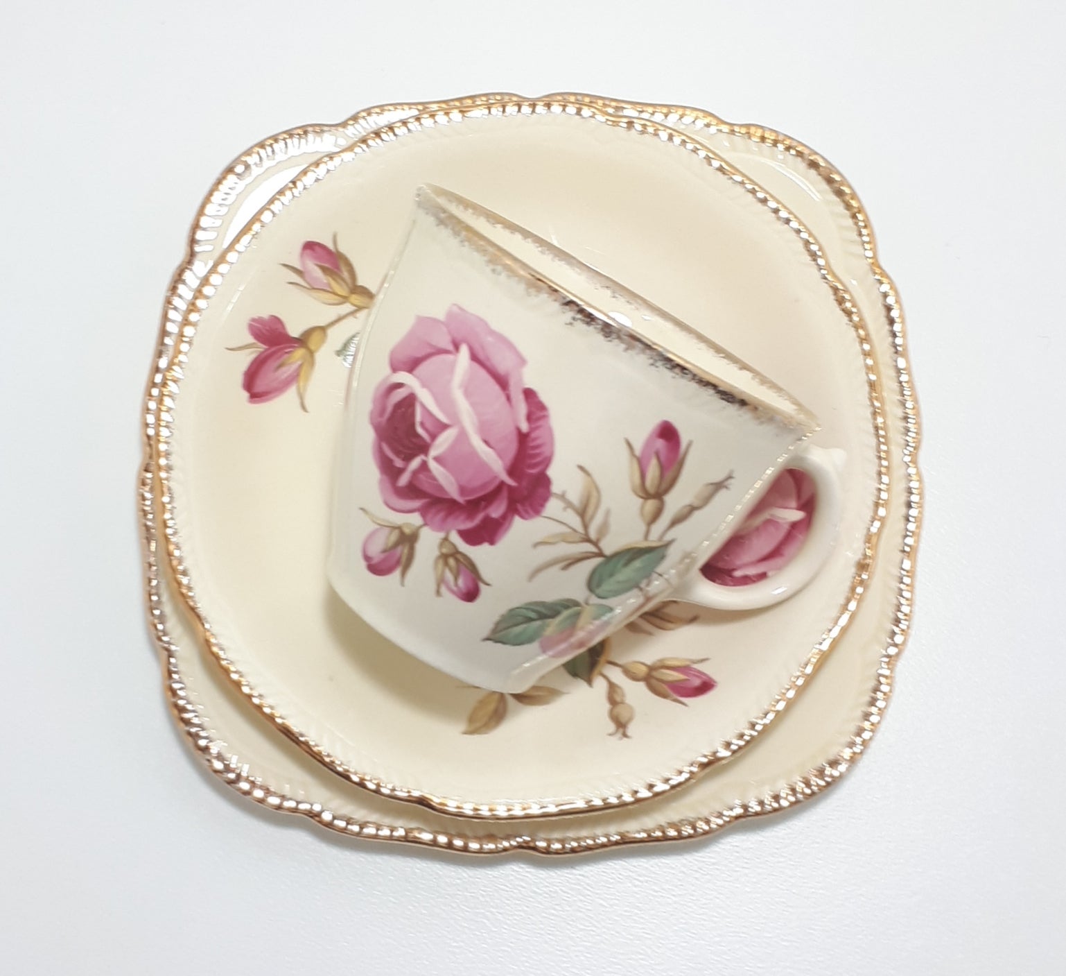 Royal Swan Cream Coloured With Rose Detail Tea Trio