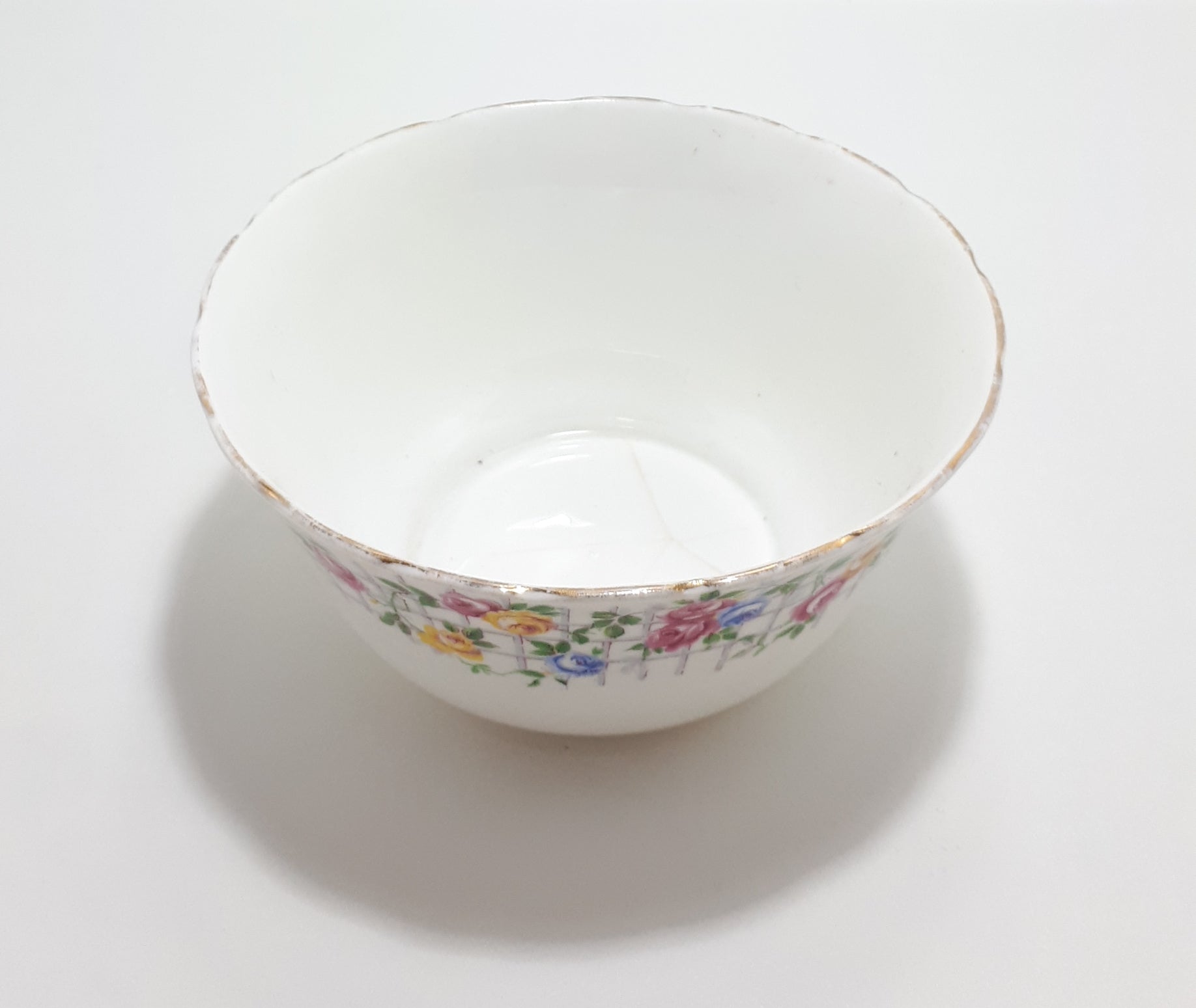 1940’s Tuscan Fine Bone China Large Sugar Bowl - Roses On Trellis C7903G