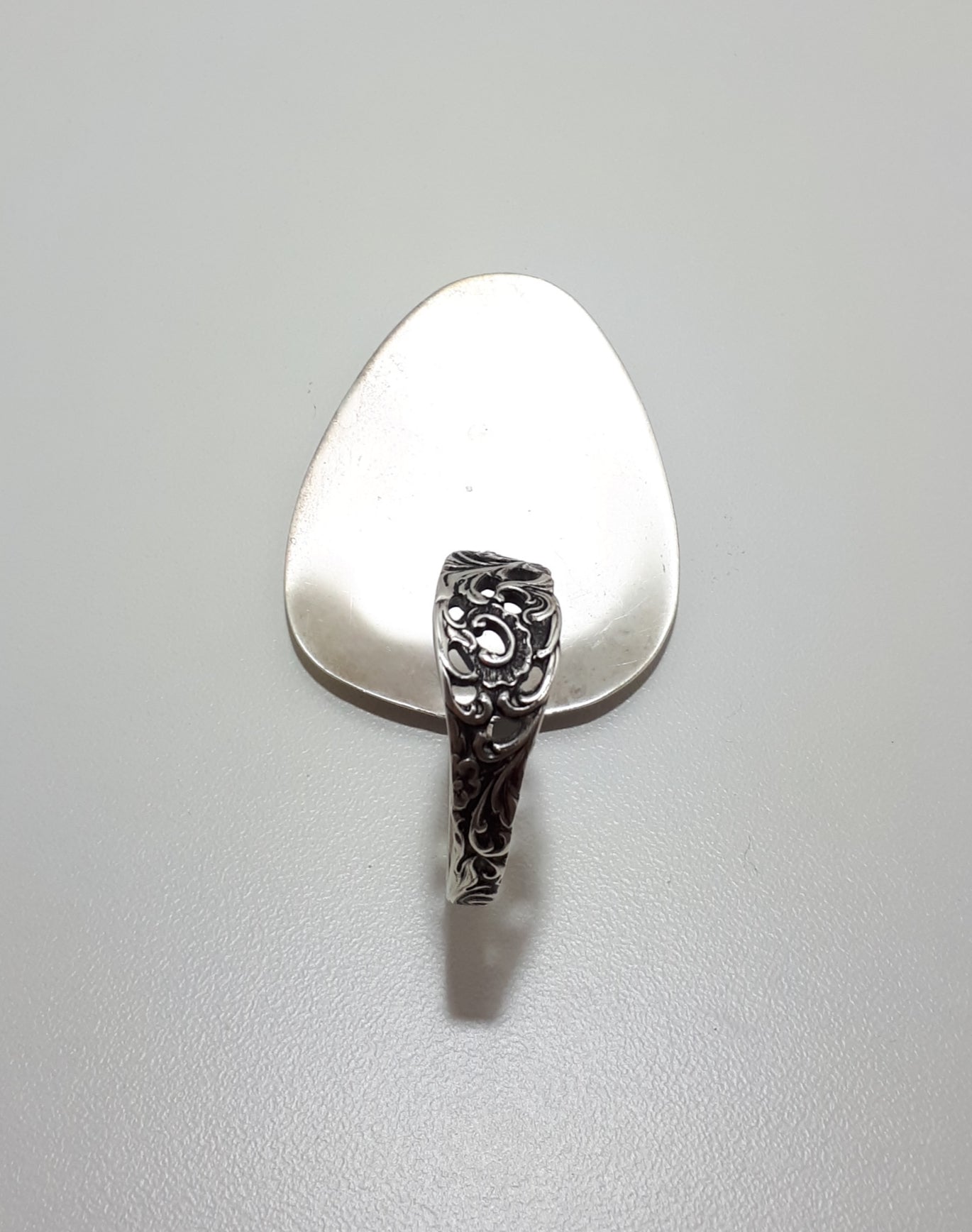 Unique Scroll Handle Cake Lifter – Parisienne Lace Handle