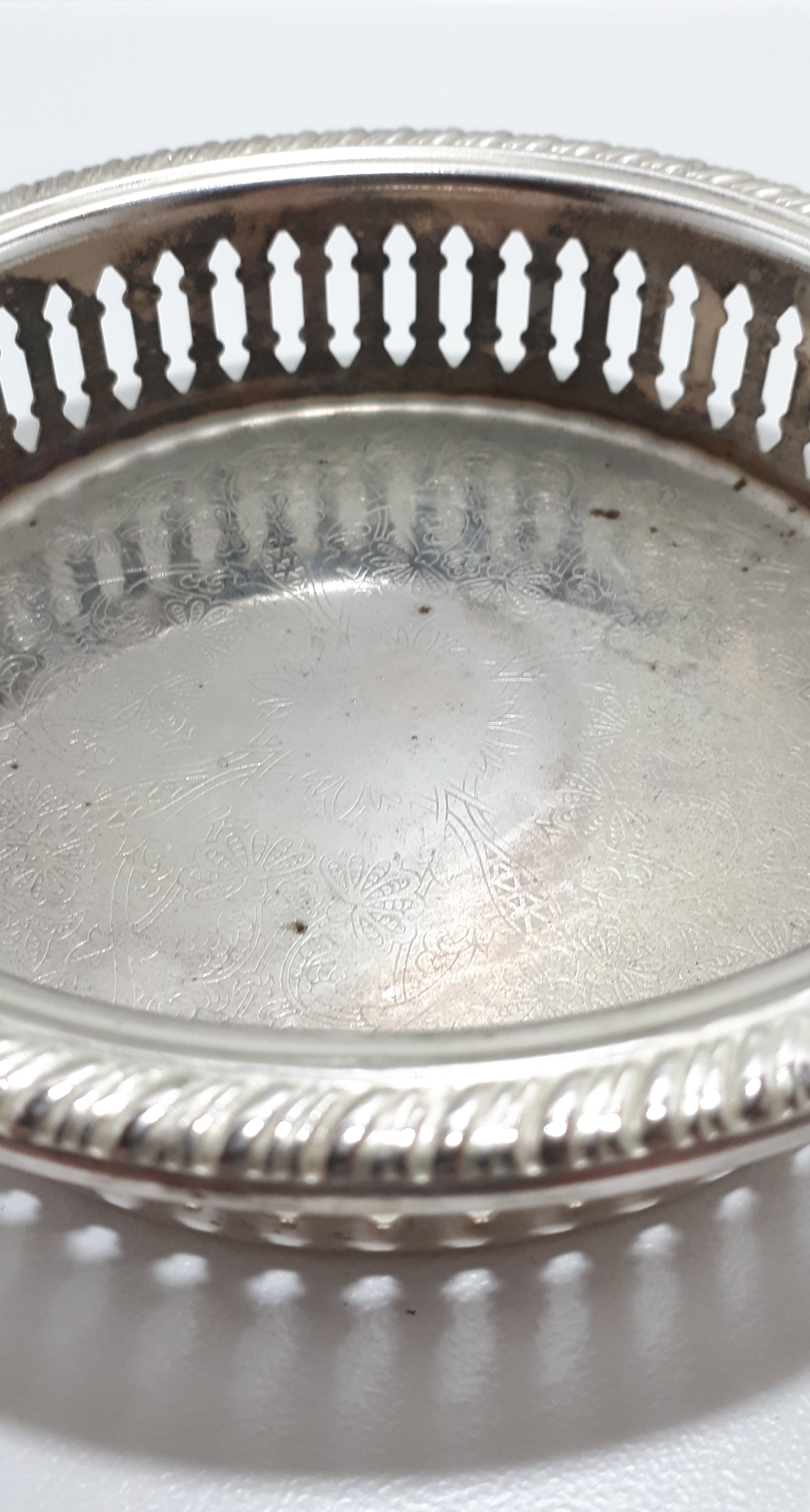 Pierced & Etched Silver Plated Bottle Coaster With Feather Pattern Rim