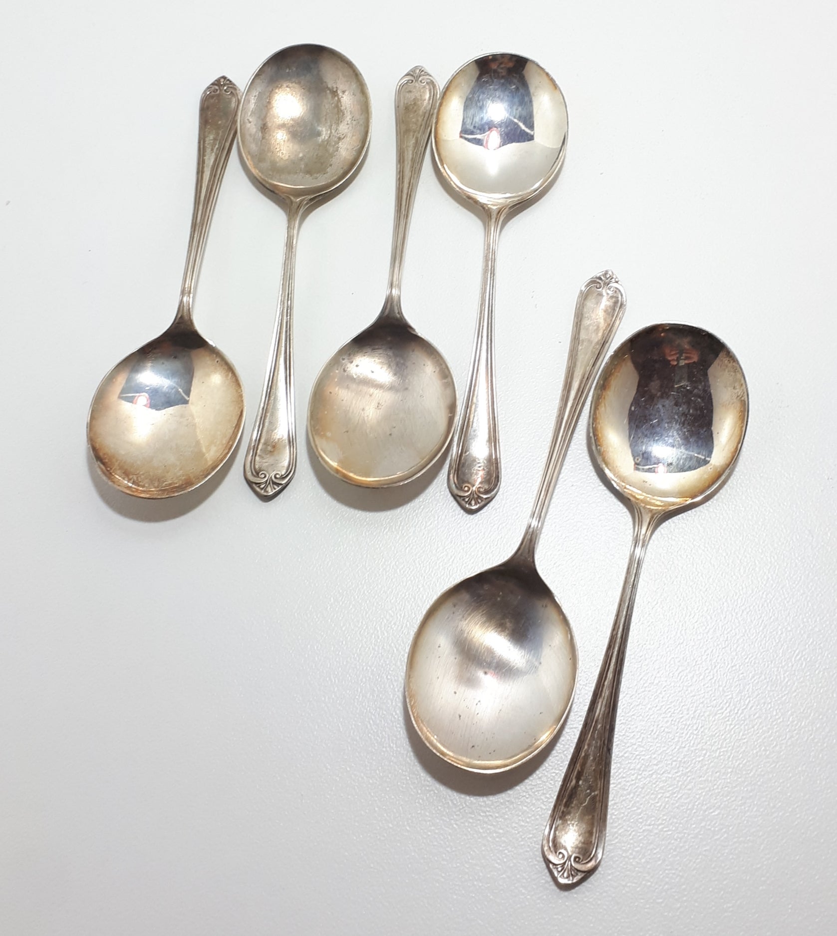 Set Of 6 Vintage Dessert Spoons With Scroll & Feather Handle
