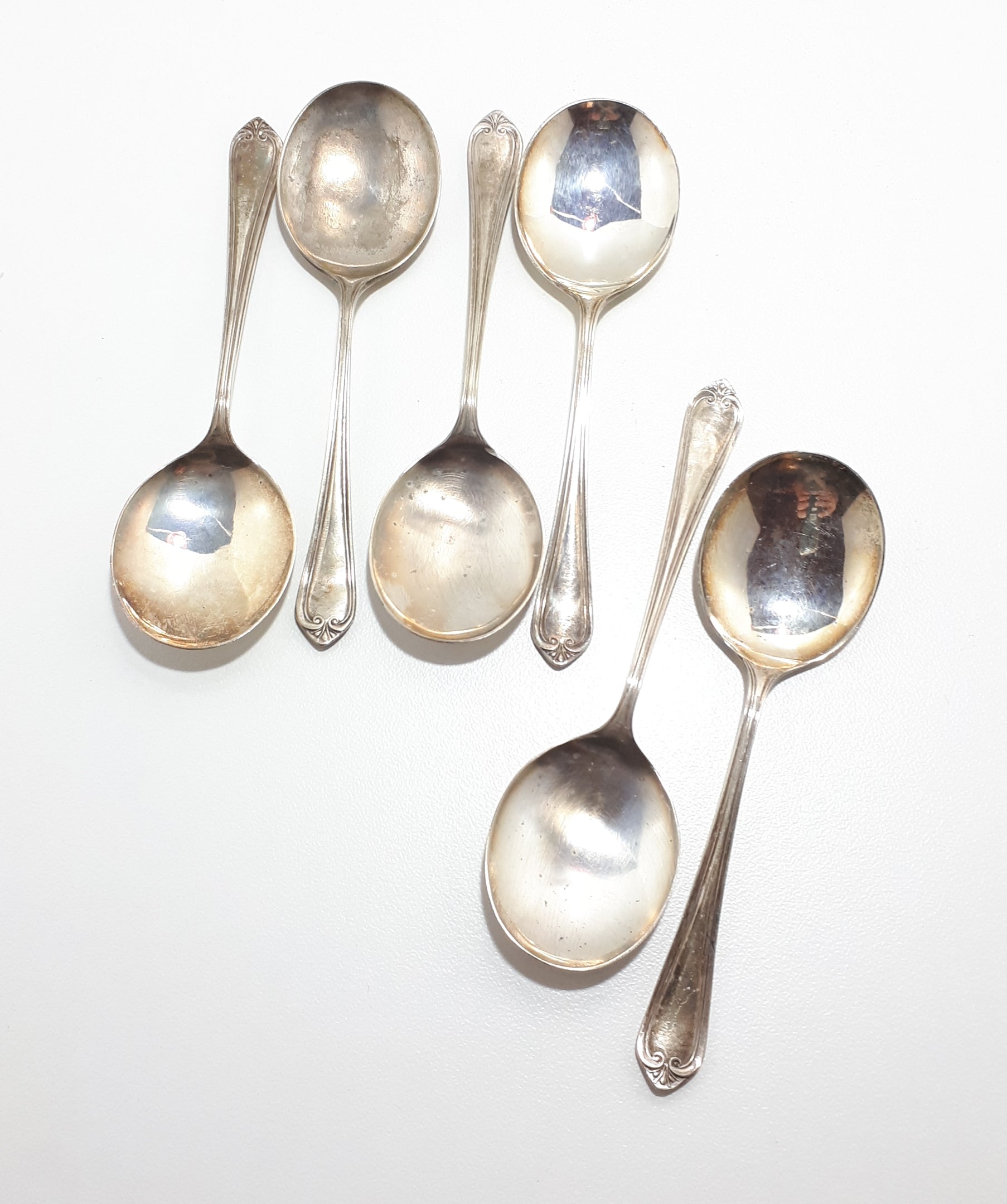 Set Of 6 Vintage Dessert Spoons With Scroll & Feather Handle