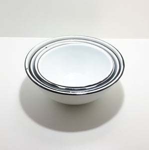 Vintage Enamel 4 Piece Bowl Set