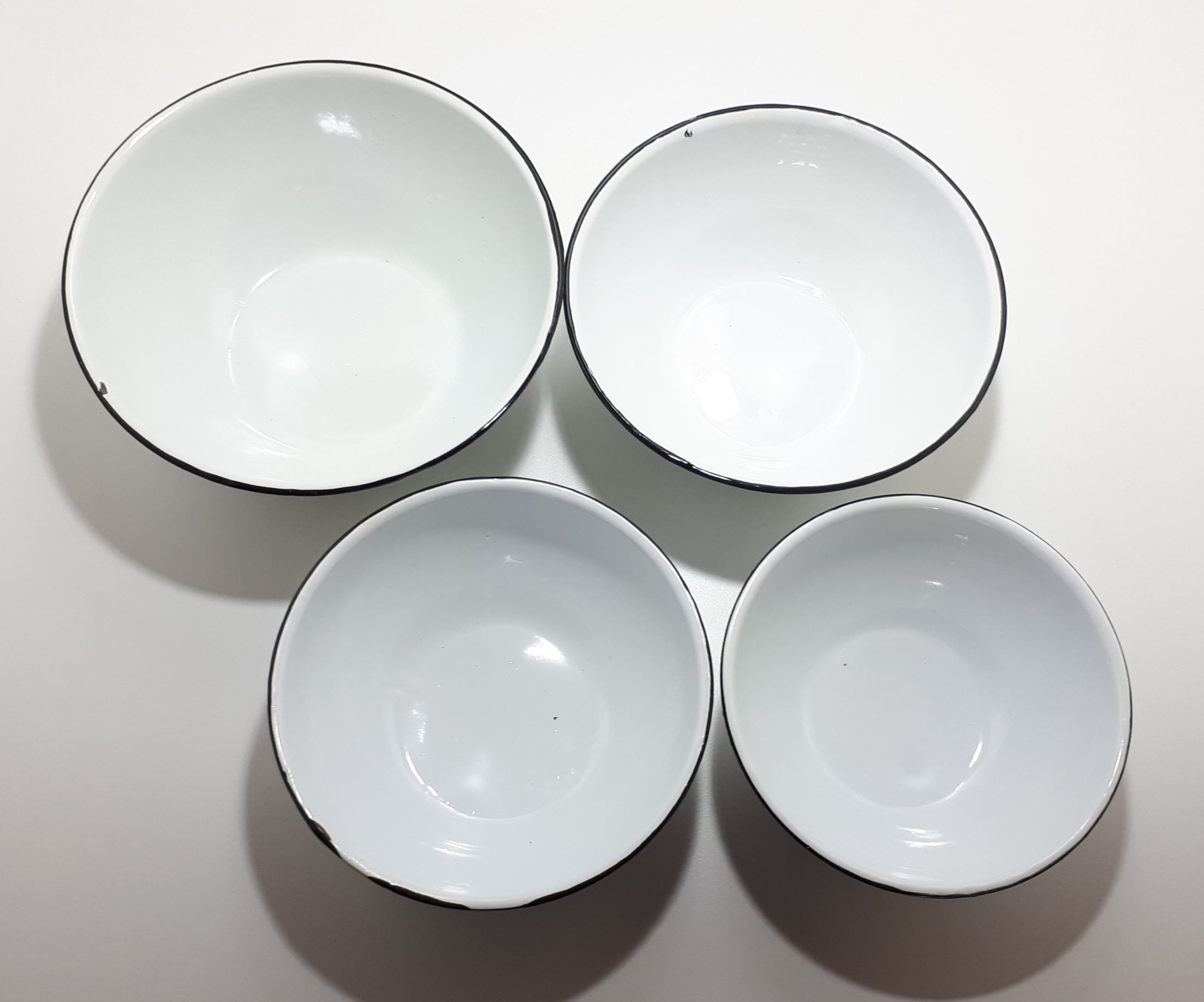 Vintage Enamel 4 Piece Bowl Set