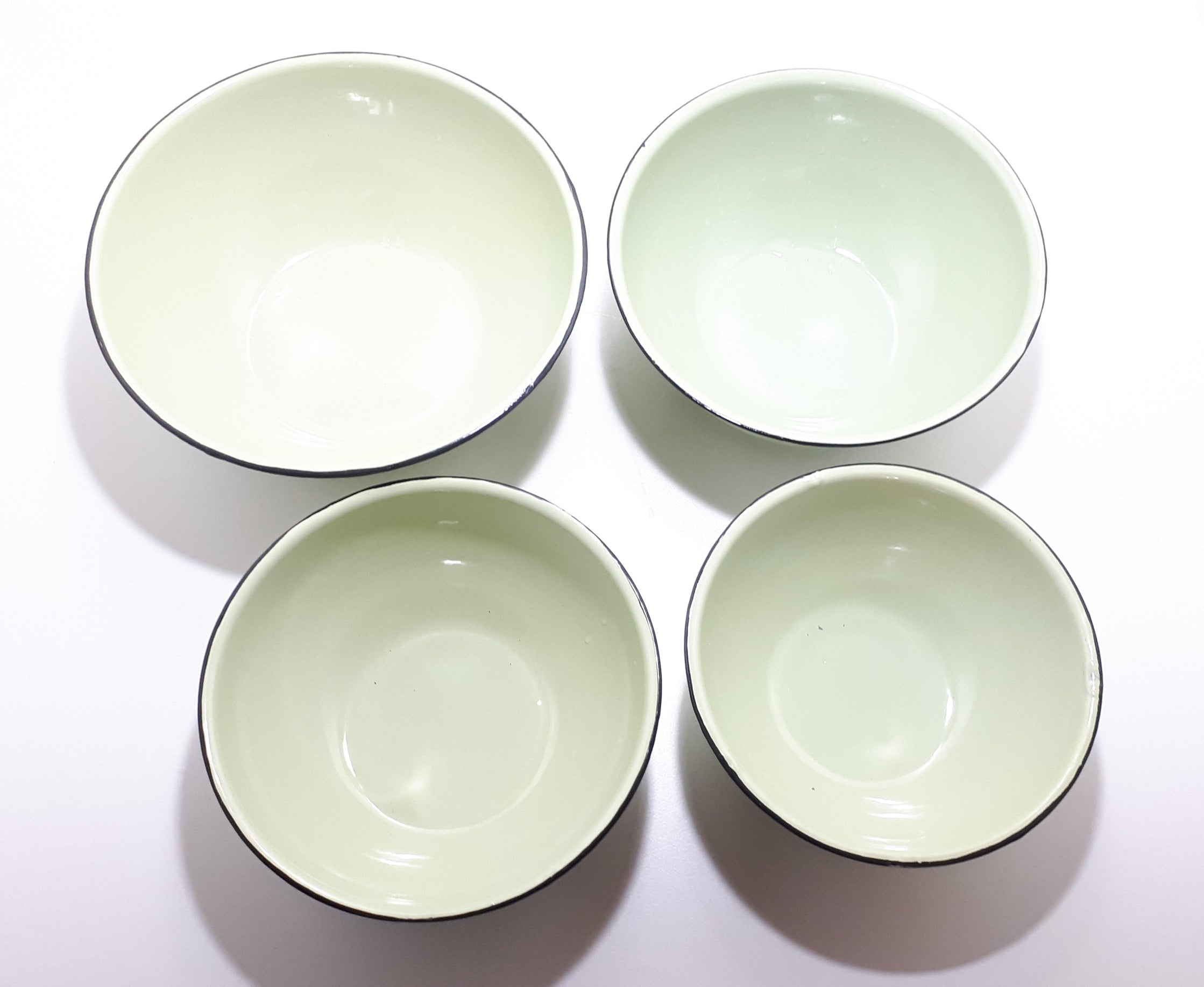 Vintage Enamel 4 Piece Bowl Set