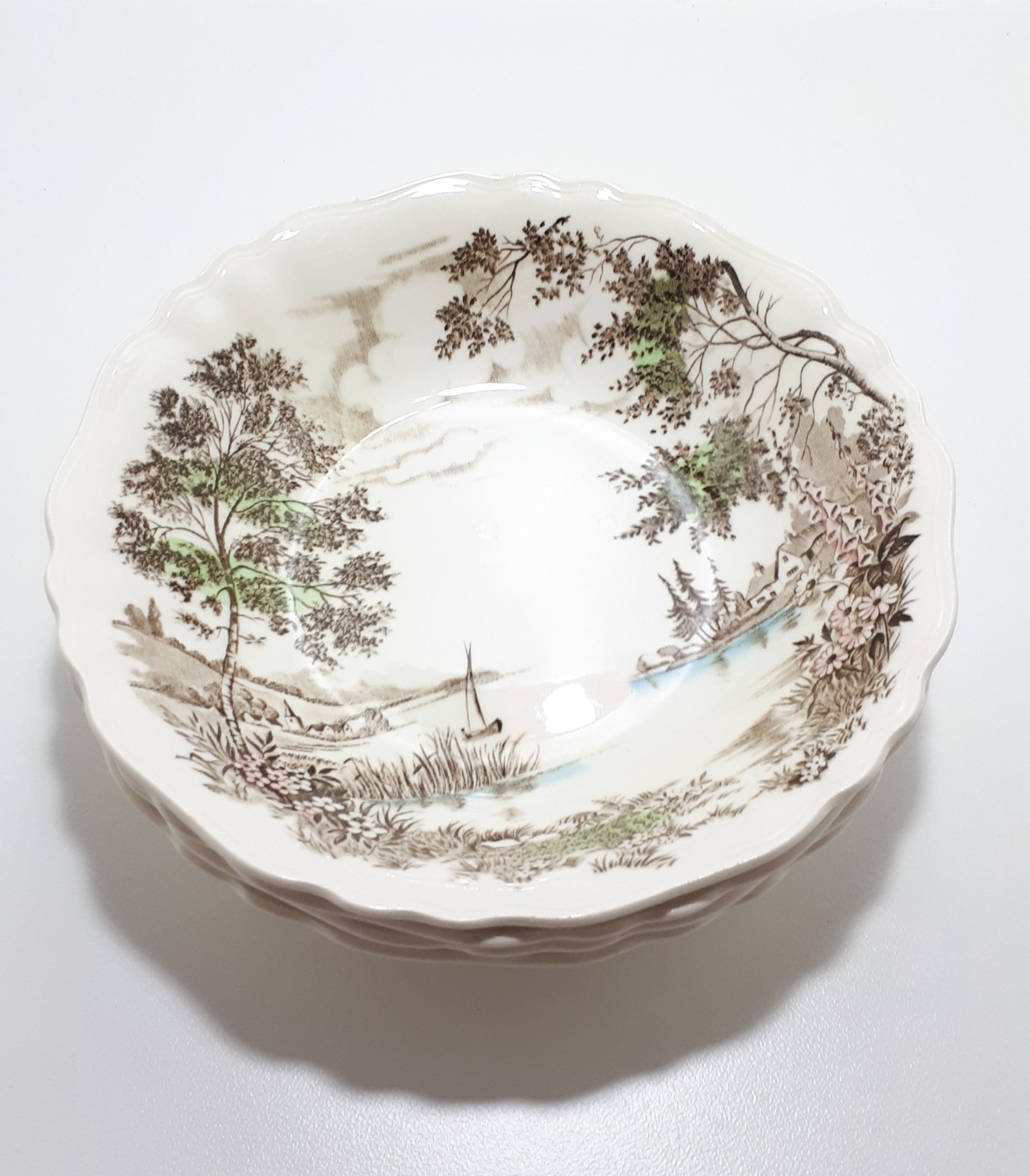 Highly Collectable Picture ware Set Of 4 Soup Bowls – J&G Meakin “Olde Avon Dale”