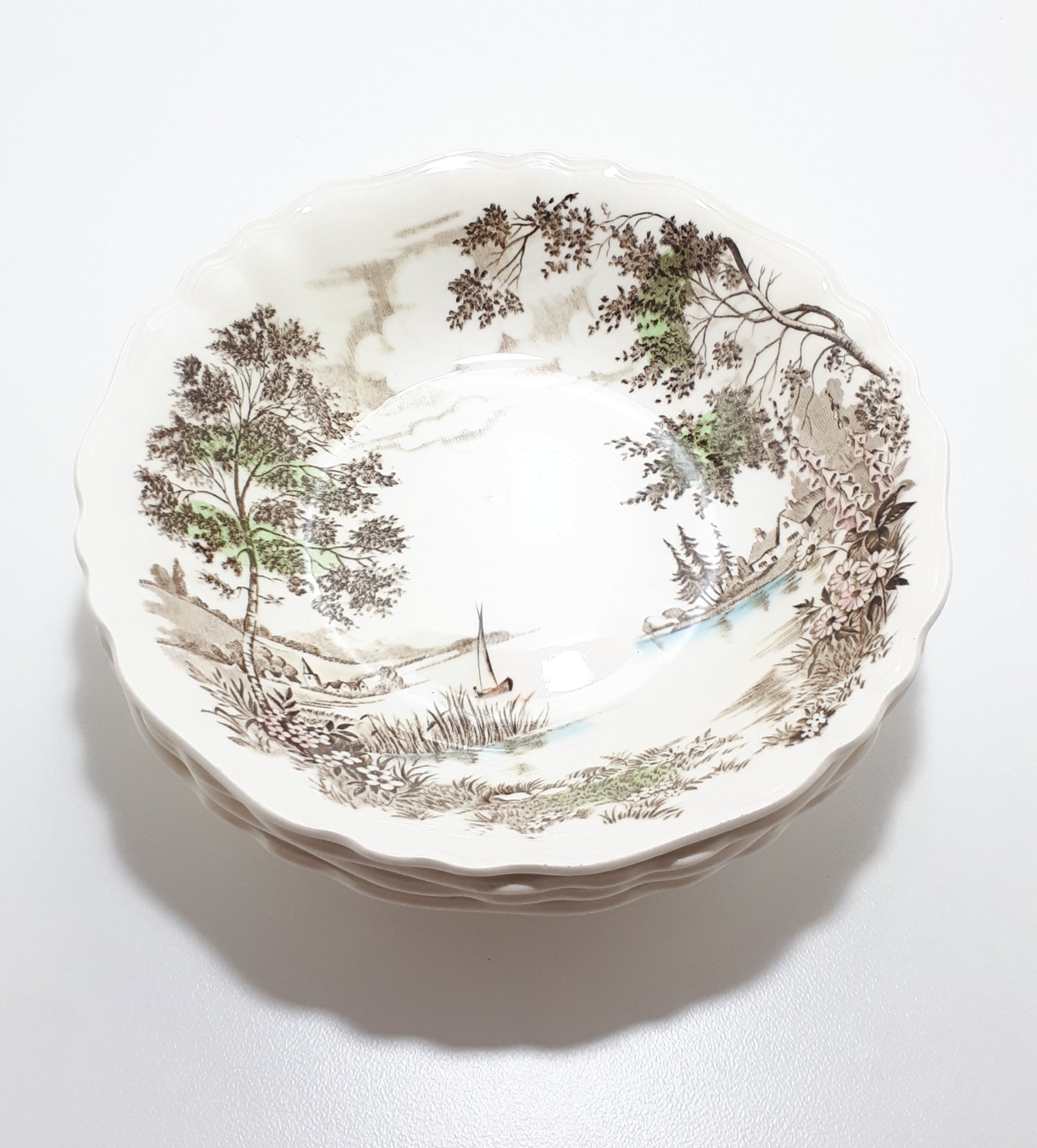 Highly Collectable Picture ware Set Of 4 Soup Bowls – J&G Meakin “Olde Avon Dale”