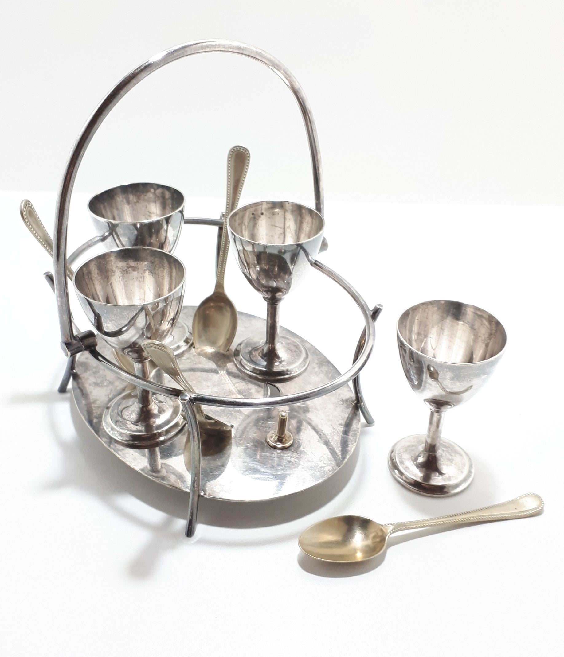 1950’s Silver Plated Breakfast Stand With 4 Egg Cups & Spoons – Swing Handle