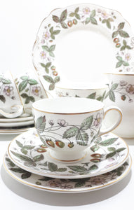 21 Piece Vintage Wedgwood Etruria Barlaston Strawberry Hills Tea Set – Circa 1957 - 1978
