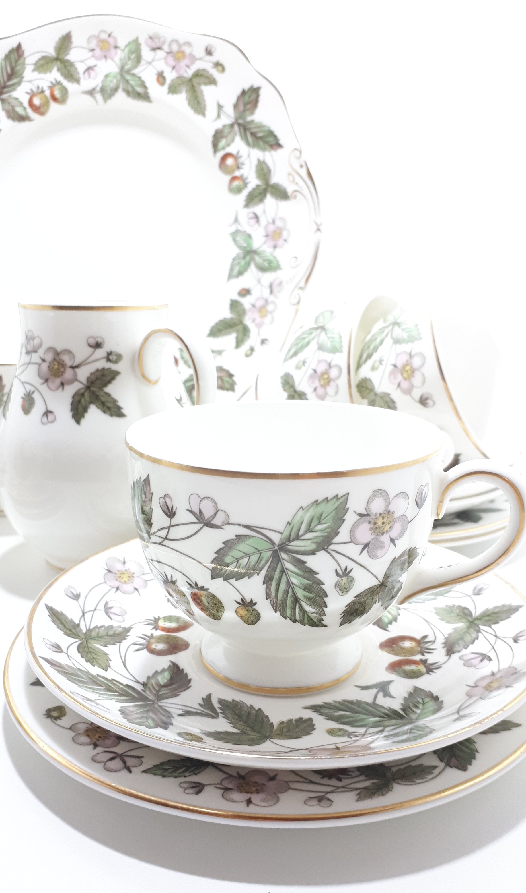 21 Piece Vintage Wedgwood Etruria Barlaston Strawberry Hills Tea Set – Circa 1957 - 1978