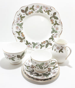 21 Piece Vintage Wedgwood Etruria Barlaston Strawberry Hills Tea Set – Circa 1957 - 1978