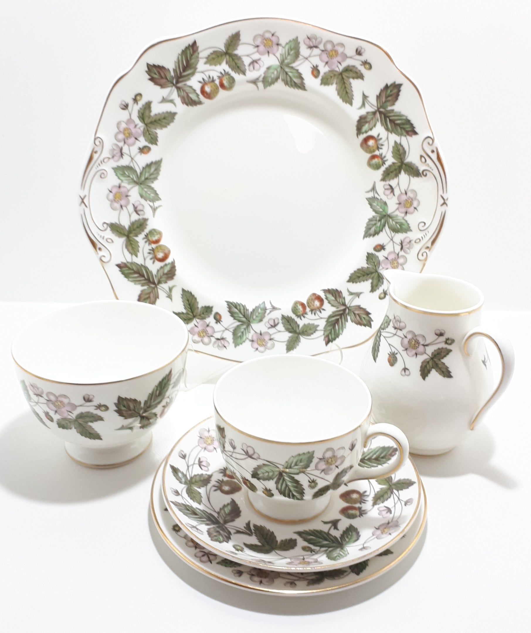 21 Piece Vintage Wedgwood Etruria Barlaston Strawberry Hills Tea Set – Circa 1957 - 1978