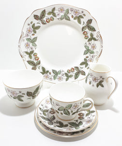 21 Piece Vintage Wedgwood Etruria Barlaston Strawberry Hills Tea Set – Circa 1957 - 1978