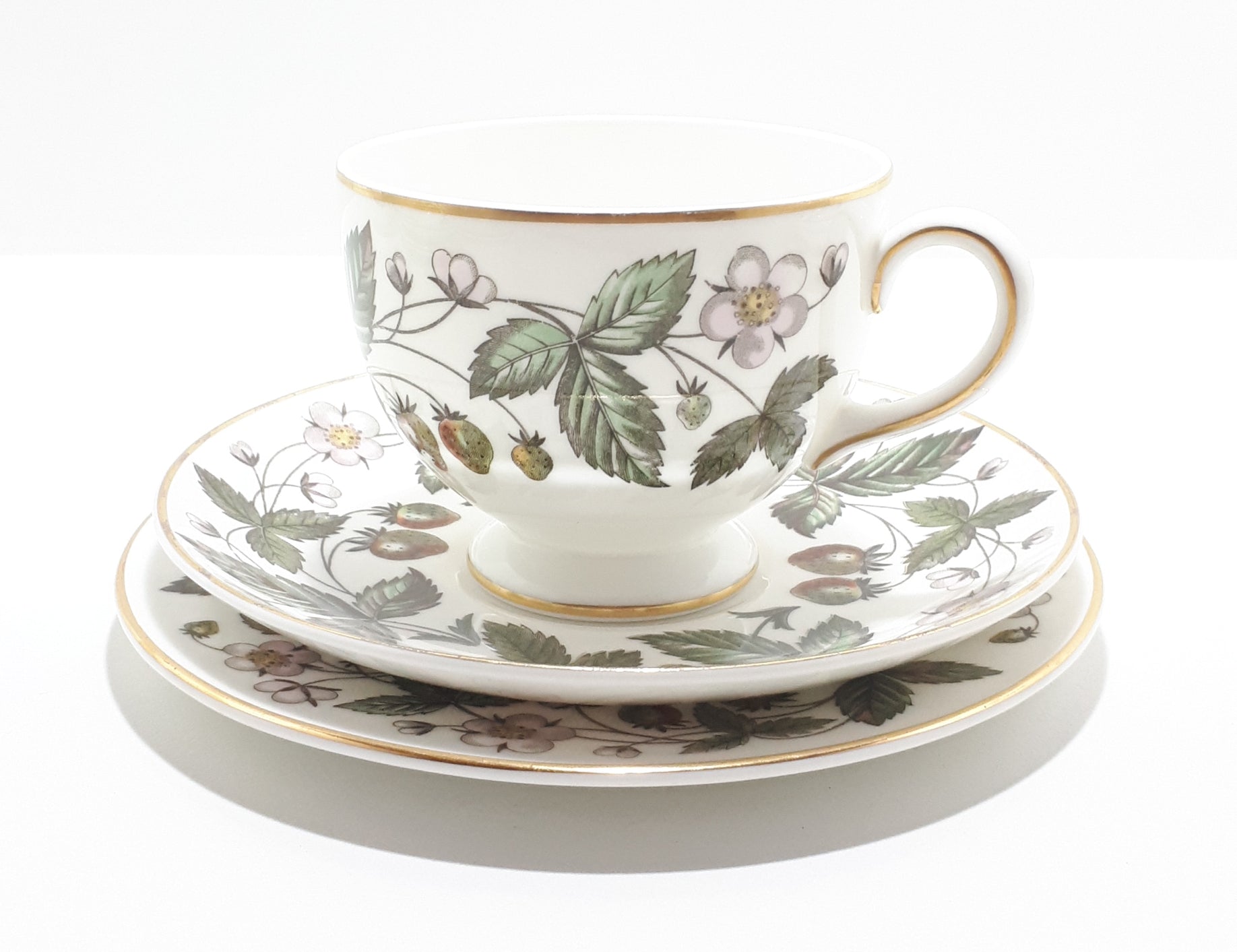 21 Piece Vintage Wedgwood Etruria Barlaston Strawberry Hills Tea Set – Circa 1957 - 1978