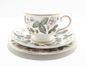 21 Piece Vintage Wedgwood Etruria Barlaston Strawberry Hills Tea Set – Circa 1957 - 1978