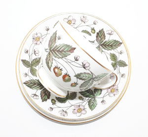21 Piece Vintage Wedgwood Etruria Barlaston Strawberry Hills Tea Set – Circa 1957 - 1978
