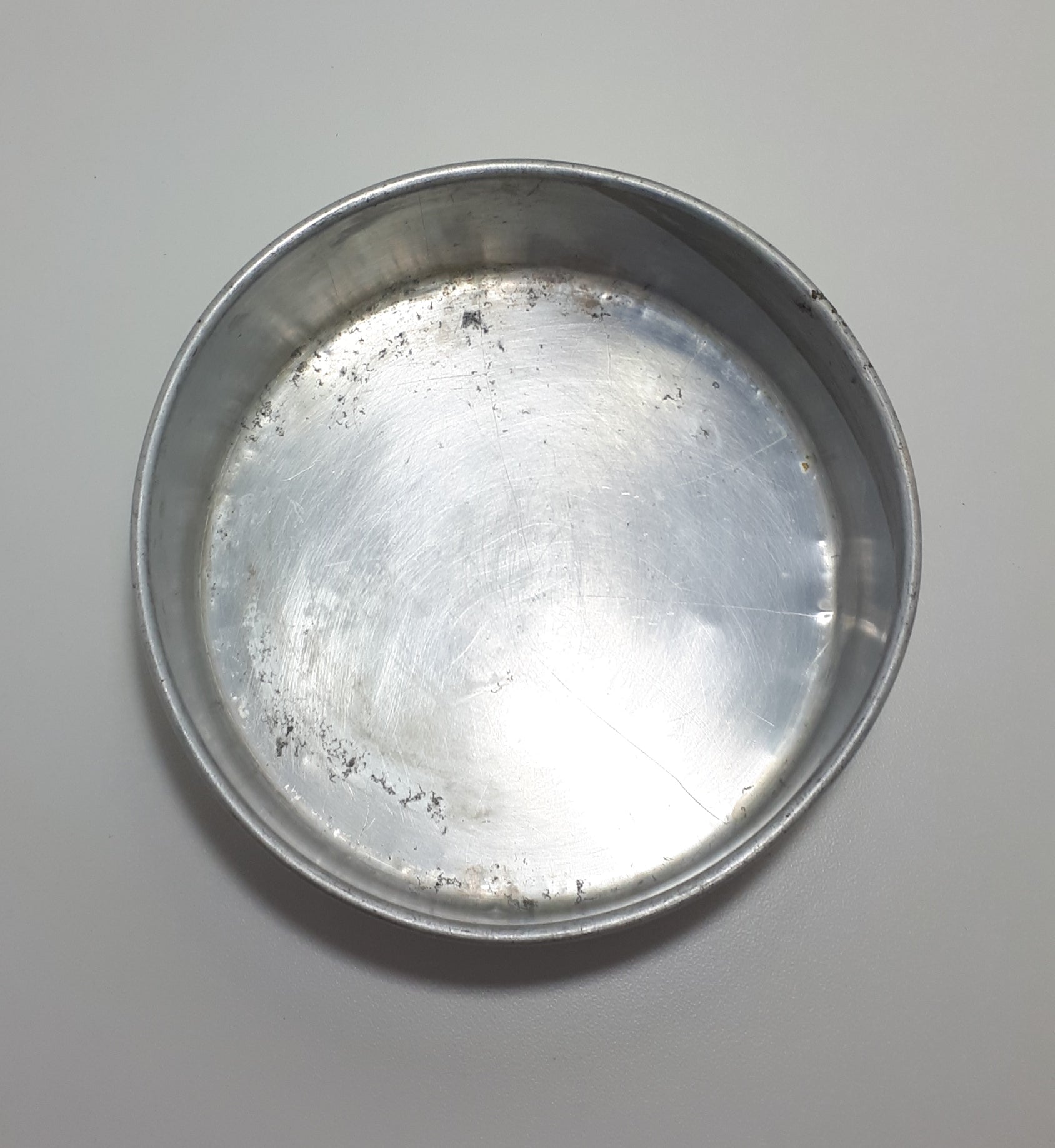 18 cm Aluminium Cake Pan/Tin With Rolled Rim
