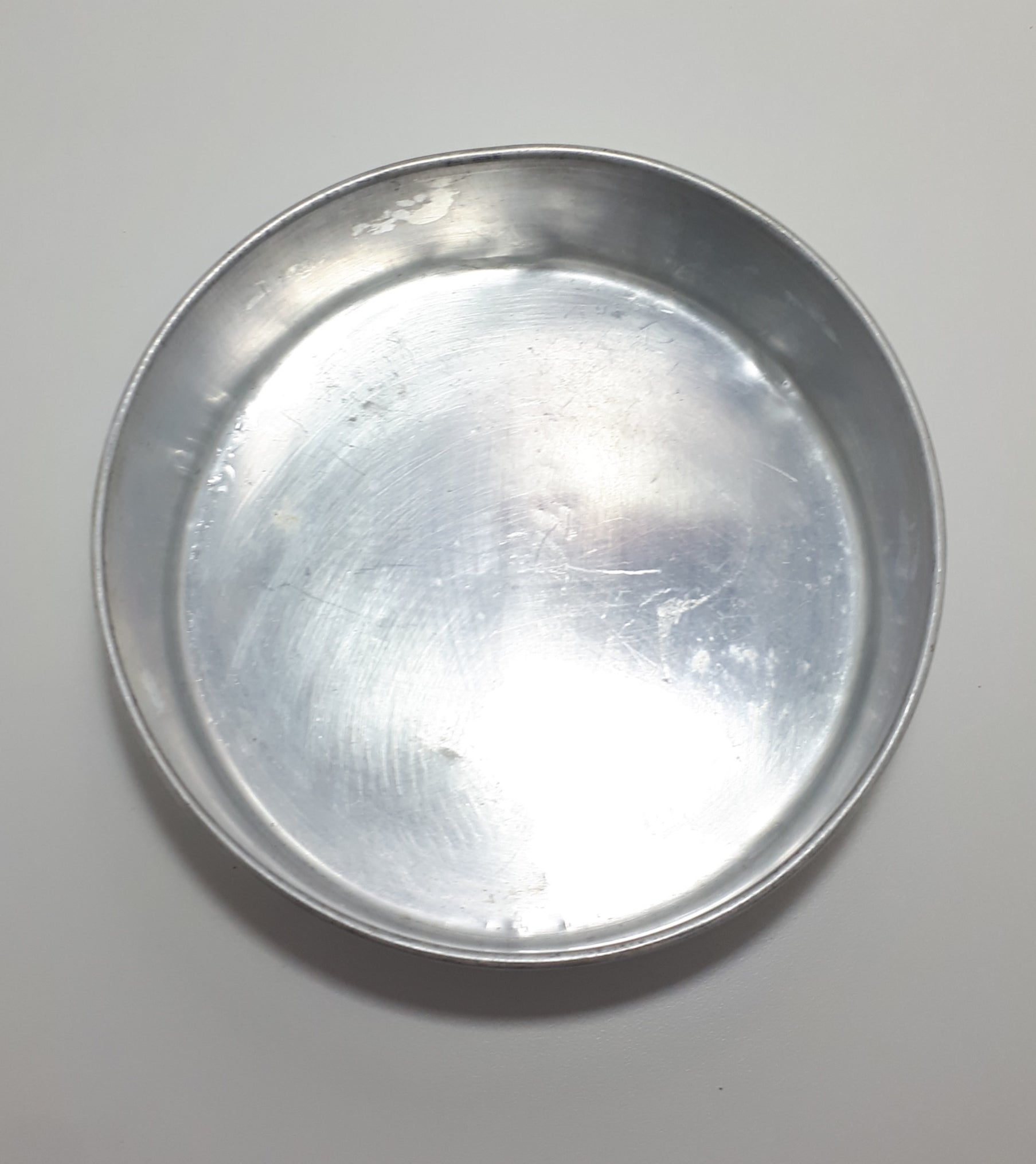 22 cm Diameter Deep Aluminium Cake Pan/Tin With Rolled Rim