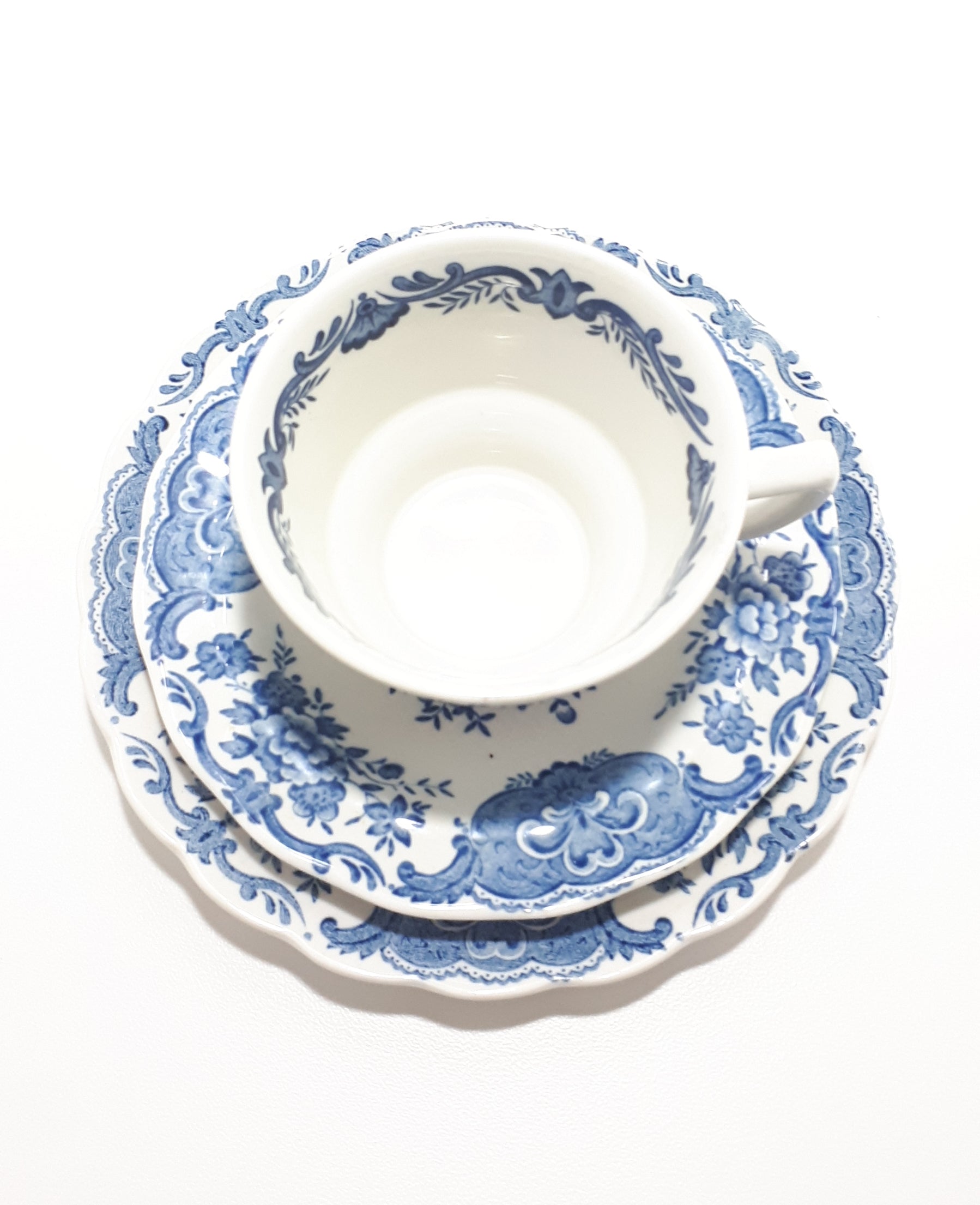 Vintage Blue & White Ridgway (Staffordshire England) Windsor Tea Trio – Cup, Saucer & Tea Plate