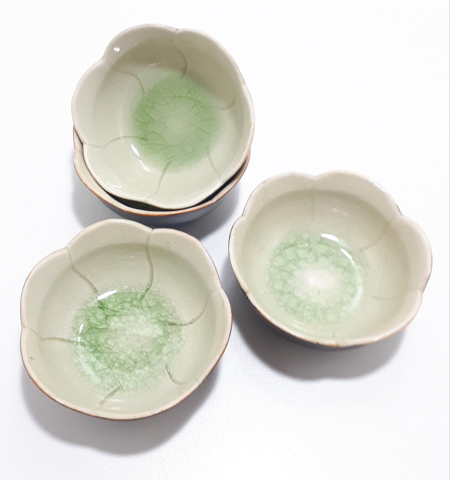 4 Piece Ceramic Glazed Dip Or Relish Bowls – Lotus Flower